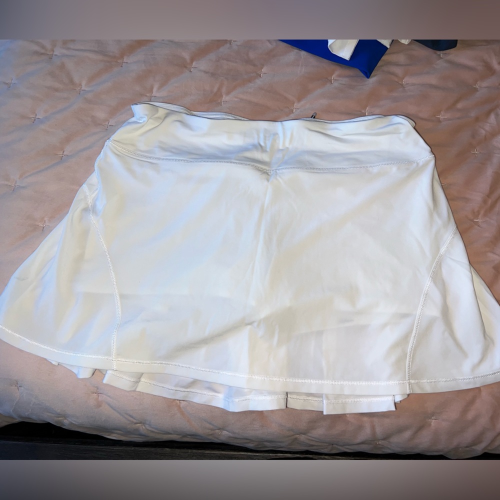 Lululemon skirt size 8 tall